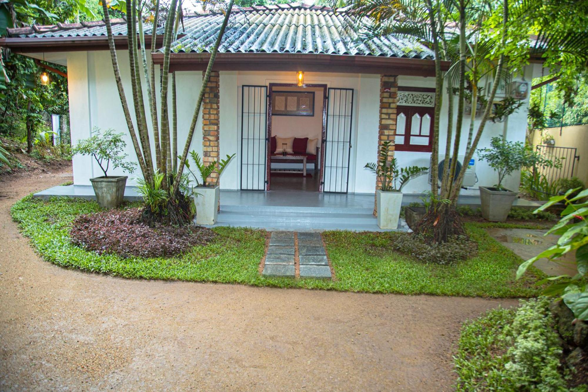 Villa Nutmeg Grove Galle Exterior photo